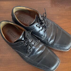Ecco Men's Classic Black Leather Oxfords